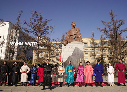 УДЭТ-ынхан их зохиолч Д.Нацагдоржид хүндэтгэл үзүүллээ